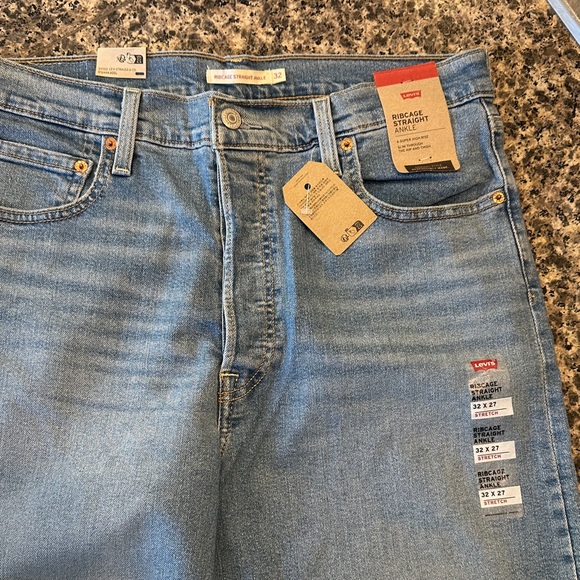 Levi's Light Blue Ribcage Straight Jeans - Picture 1 of 3